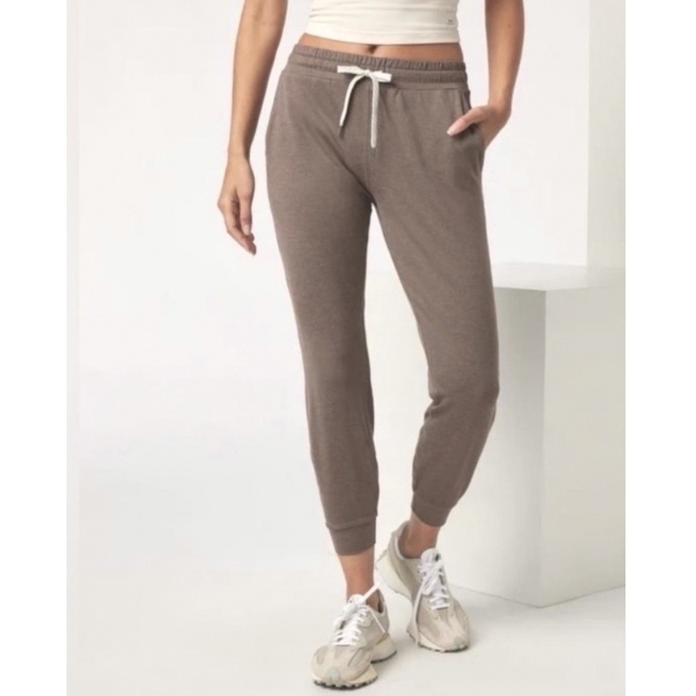 Vuori Performance Cropped Jogger Size XS Dusty Mauve Heather Slim Fit Sweatpants